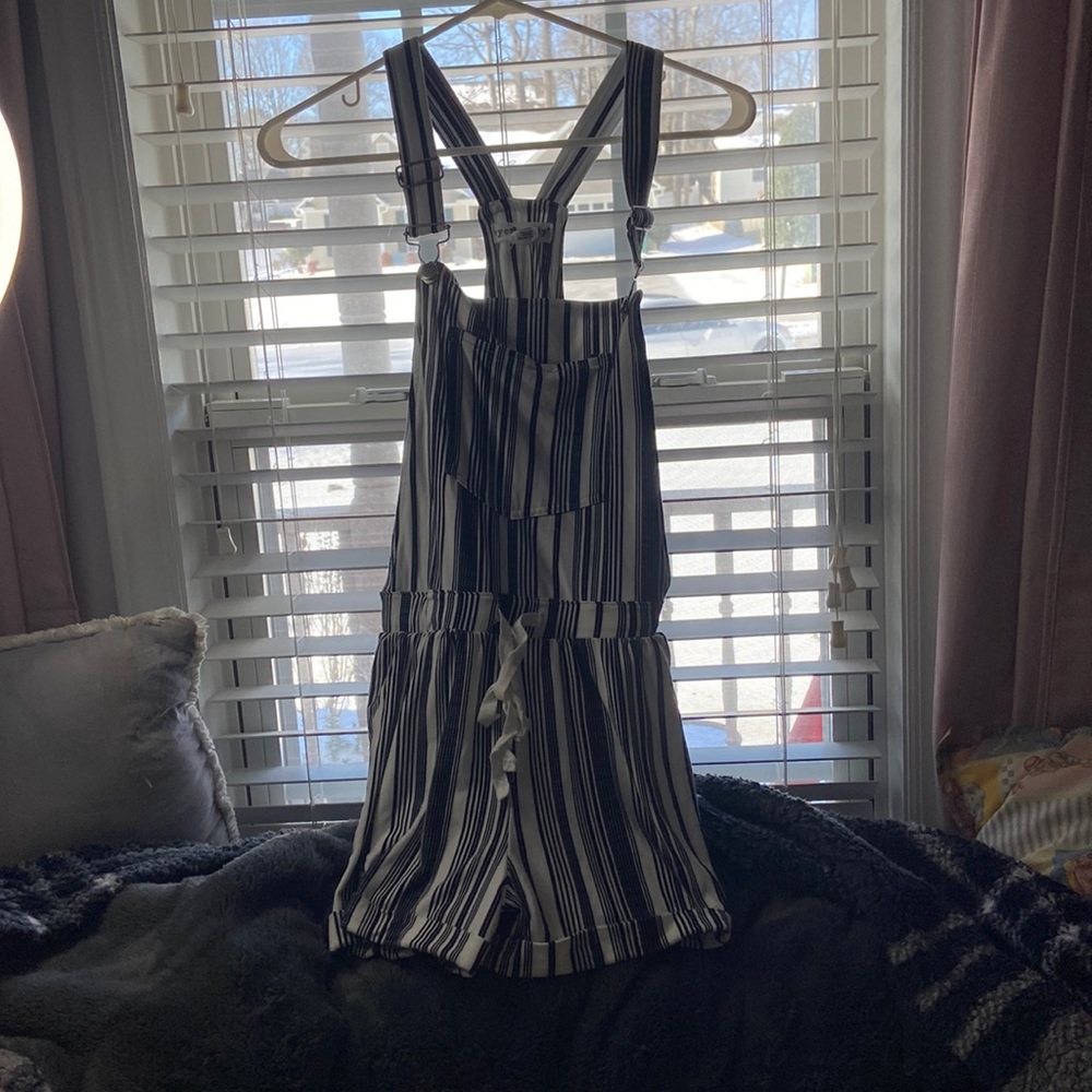 EYE CANDY BLK AND WHITE STRIPED ROMPER SMALL NEVER BEEN WORN